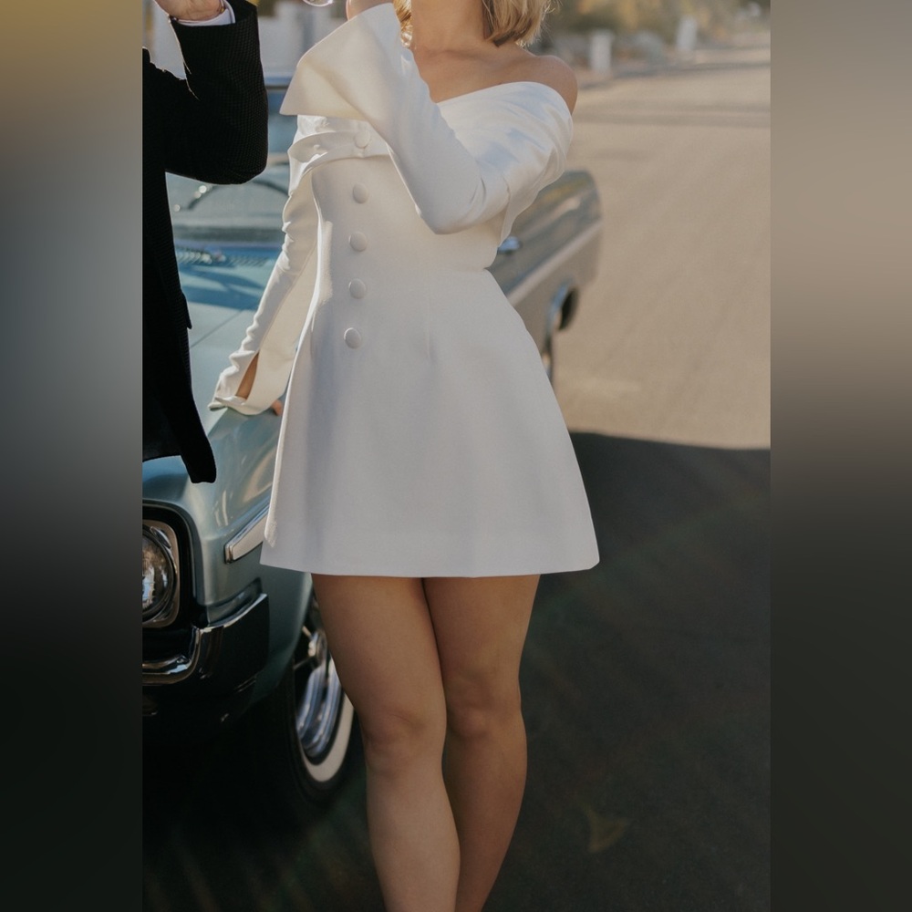 Odd Muse Elegant Off-Shoulder White Dress